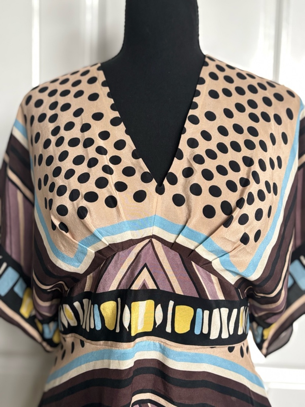 Mauve Beige Multi V-Neck Flutter Sleeve Tunic - Picture 2 of 4